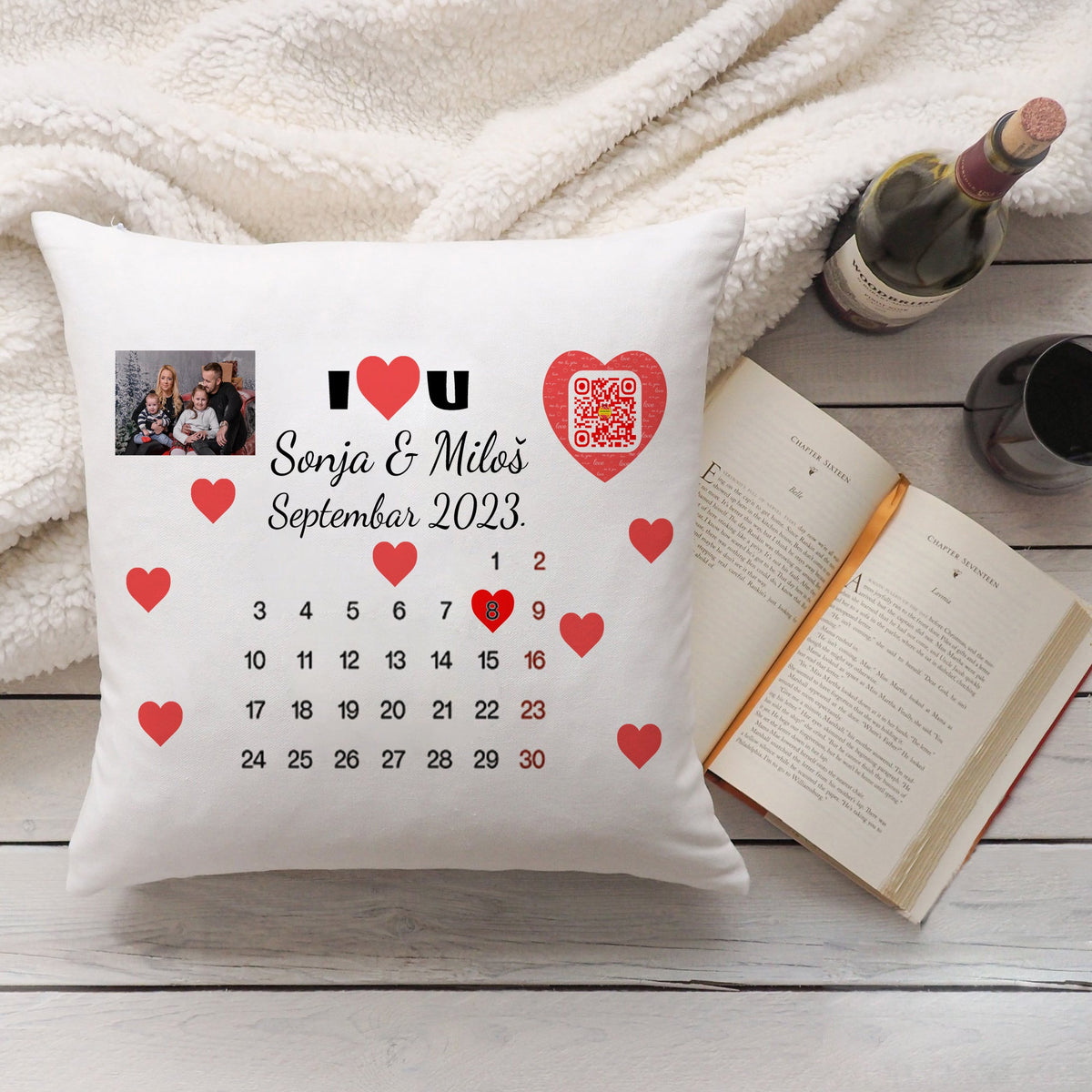 Ljubavni jastuk I LOVE YOU sa fotografijom, imenima i datumom