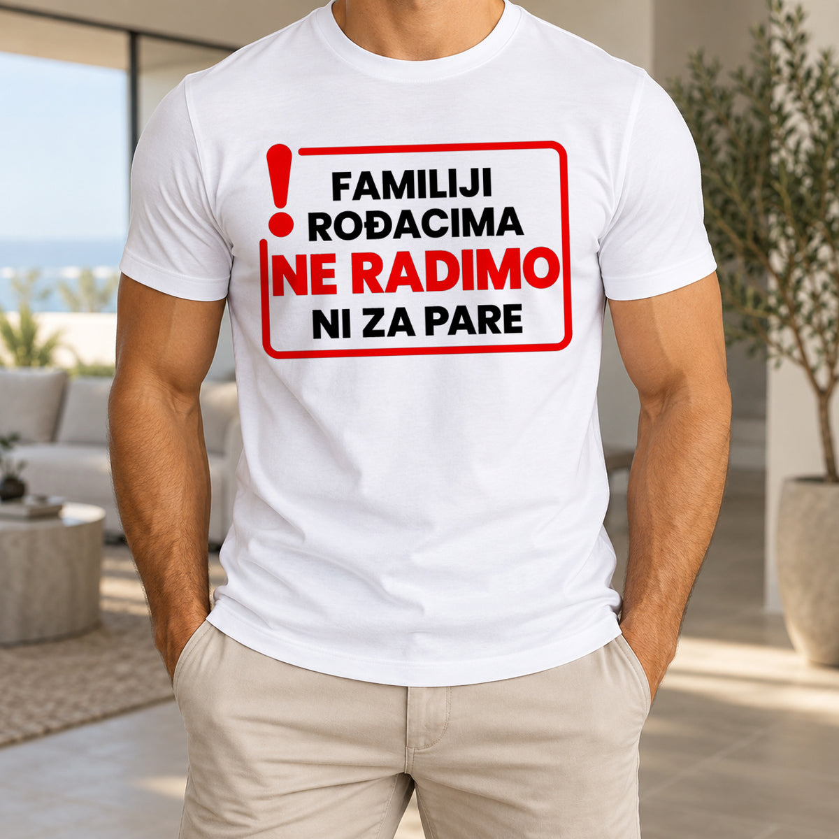 Bela muška majica sa natpisom Familiji rođacima ne radimo ni za pare