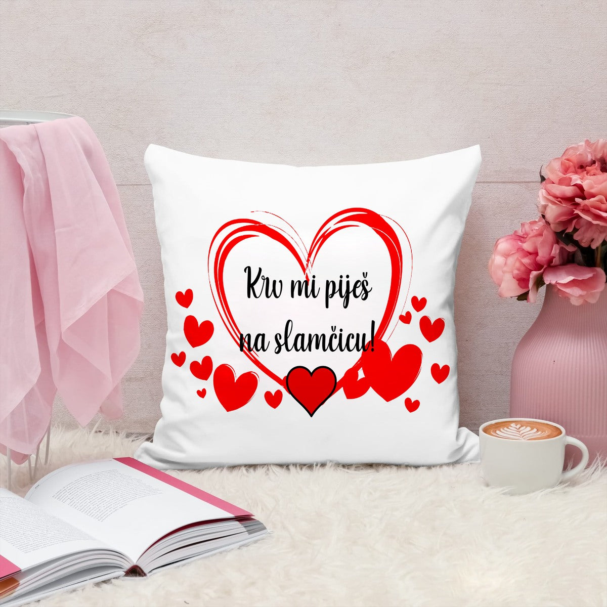 Jastuk „Krv mi piješ na slamčicu“