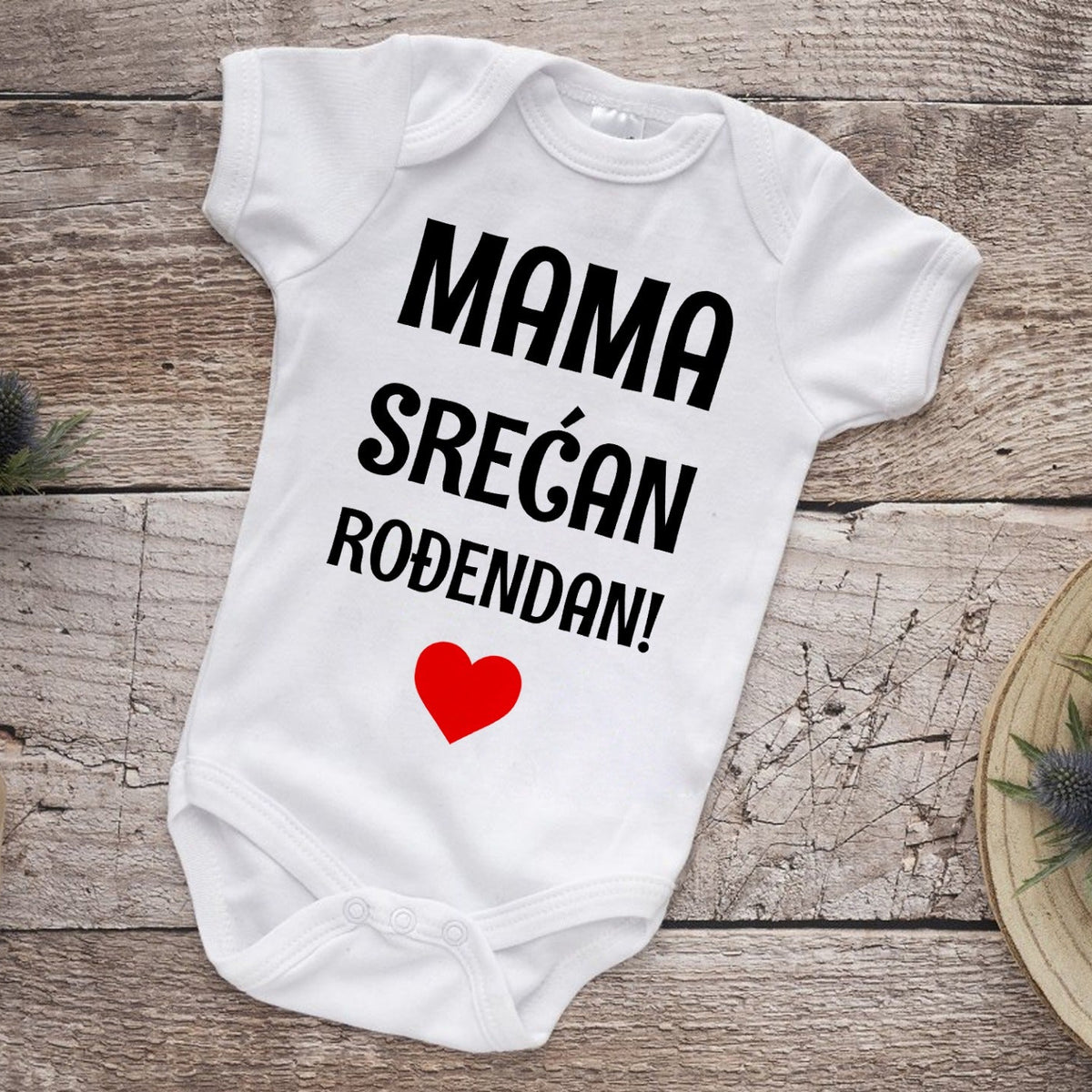 Beli bodić za bebe sa natpisom Mama srećan rođendan
